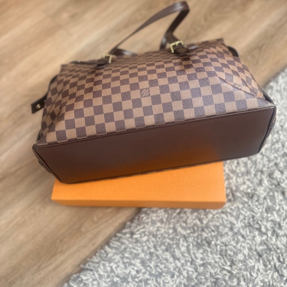 ❌SOLD❌🎉Authentic Louis Vuitton Chelsea Damier Ebene - Picture 12 of 15
